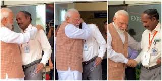 PM modi consoling ISRO Chief